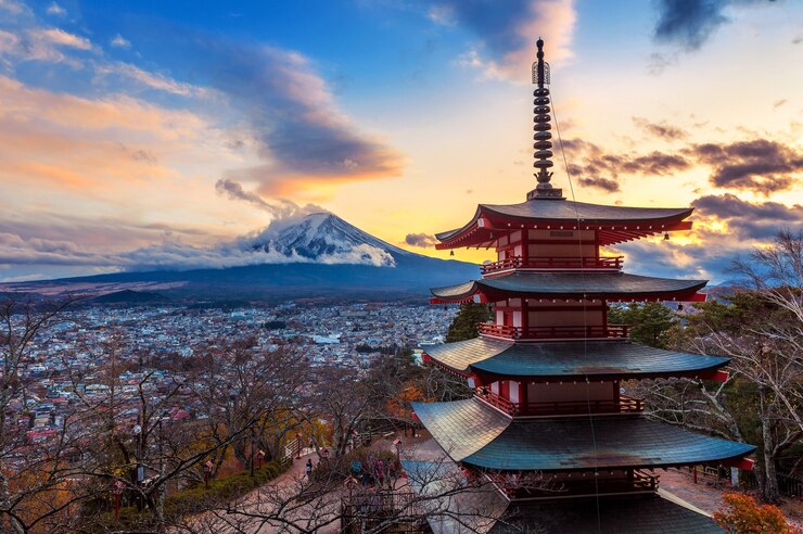 beautiful-landmark-fuji-mountain-chureito-pagoda-sunset-japan_335224-11