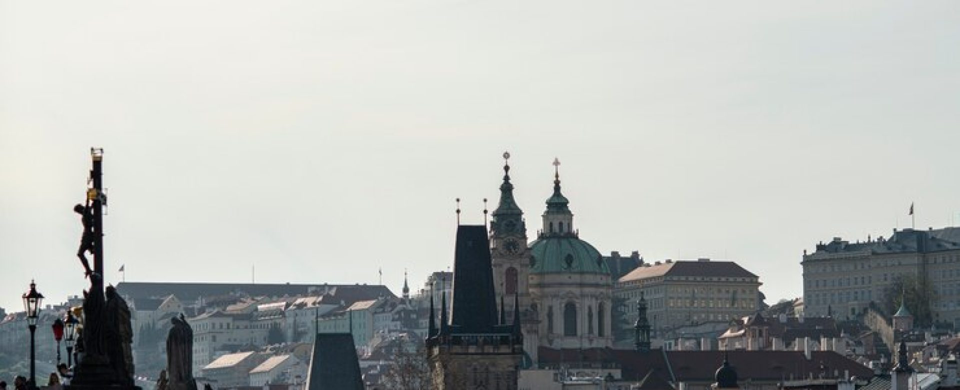 clean-city-streets-prague_23-2149417723