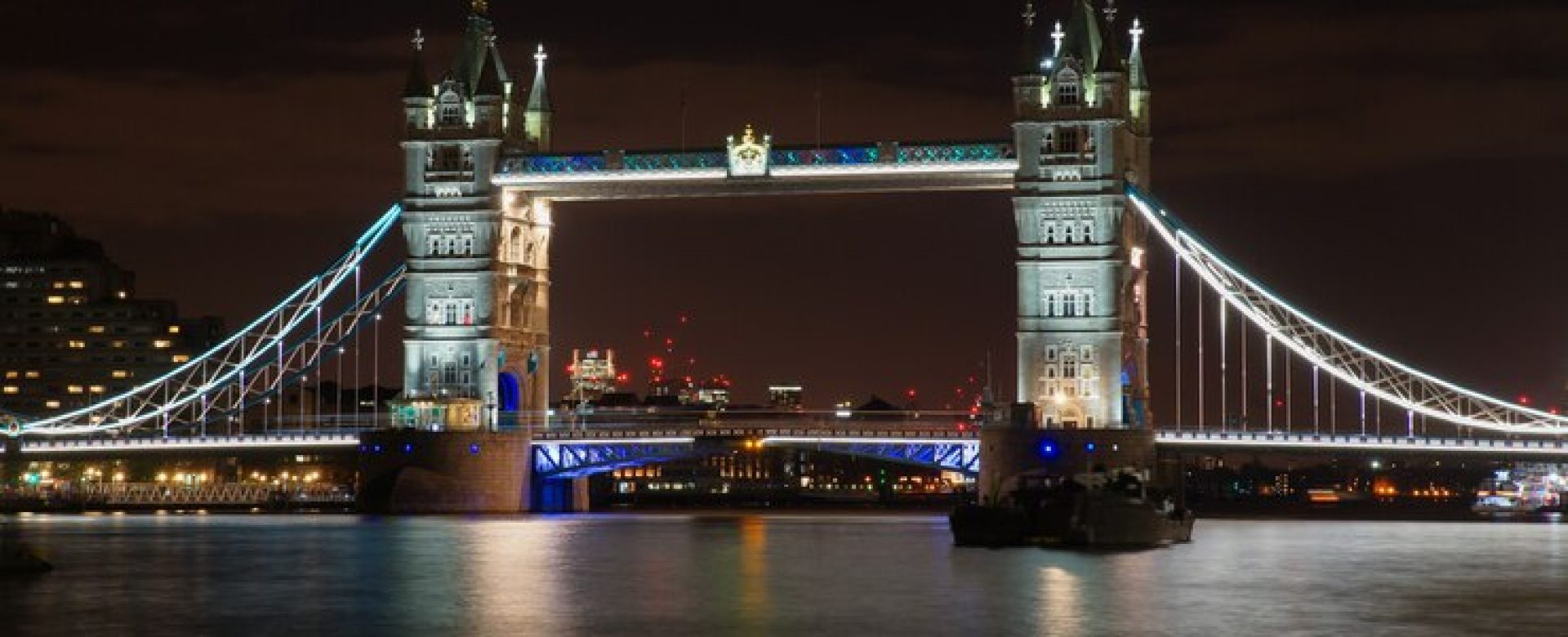 famous-tower-bridge-london-illuminated-with-night-lights_181624-8139