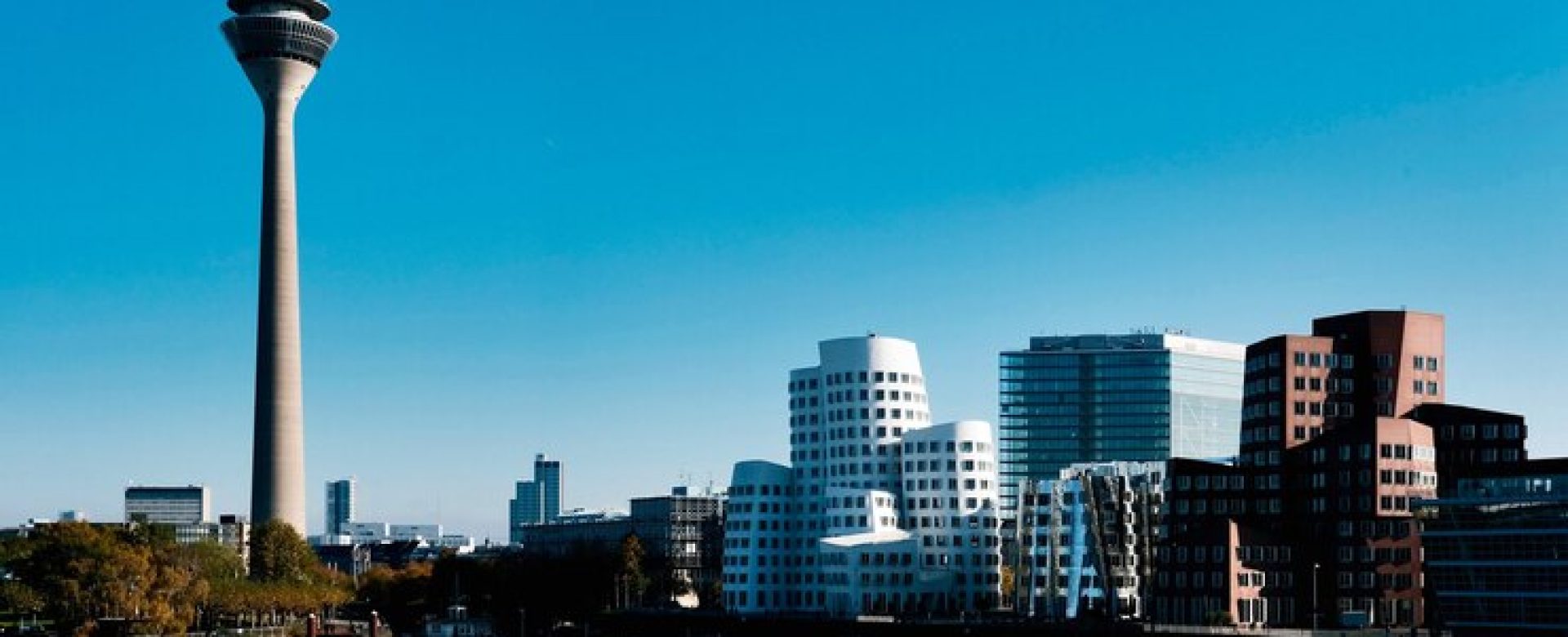 media-harbour-with-famous-rhinetower-dusseldorf-germany_181624-19602