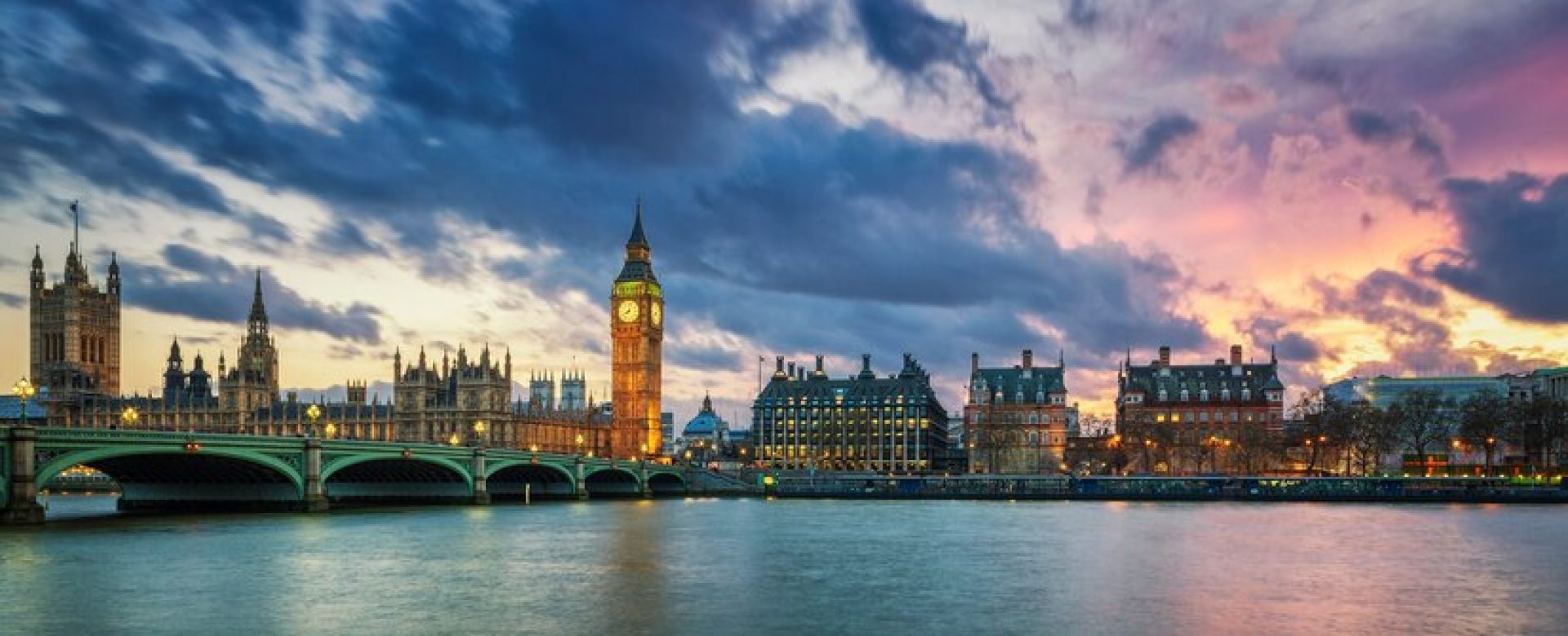 panoramic-view-big-ben-london-sunset-uk_268835-1401