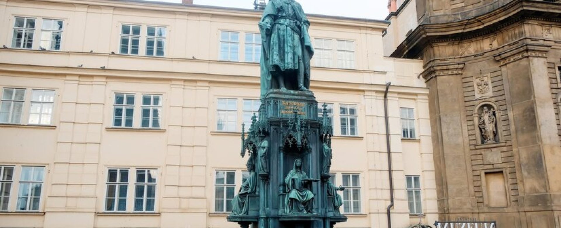 statue-charles-iv-prague-czech-republic_1268-21576