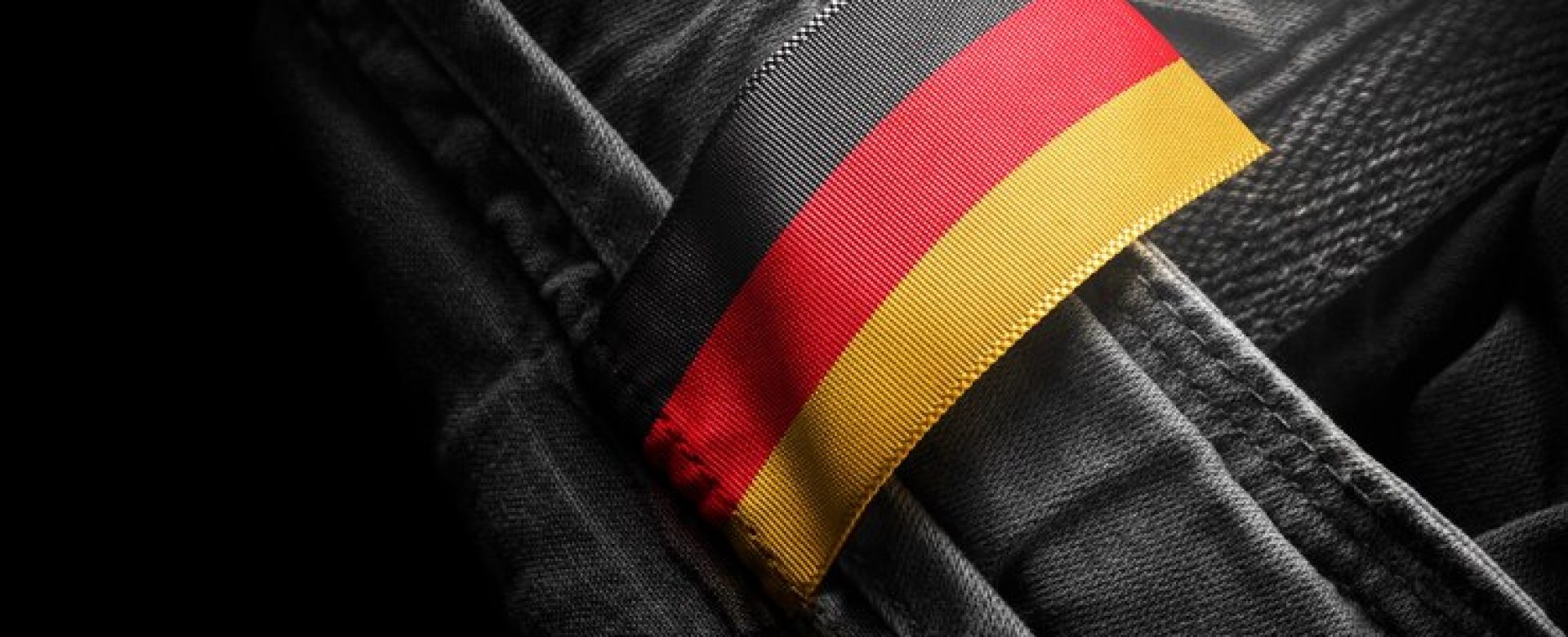 tag-dark-clothing-form-flag-germany_485709-2